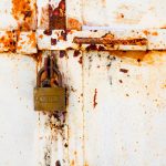 なぜあなたは罪悪感を持ちながらもスキマ時間に非生産的な行動をしてしまうのか